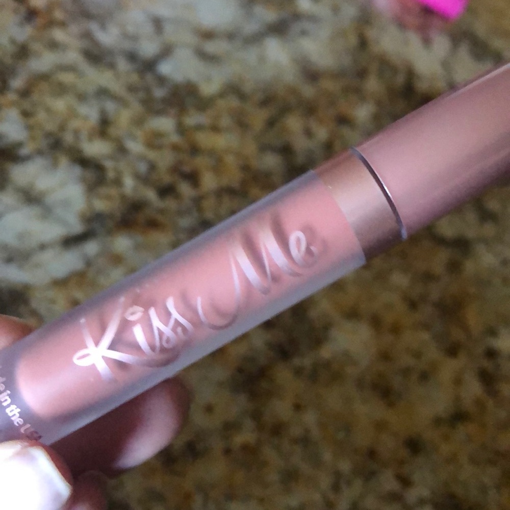 LiveGlam lip gloss